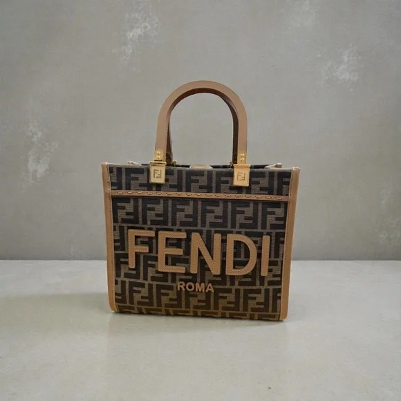 Fendi small sunshine tote bag + extra 900 dollar double sided strap included - Picture 5 of 11